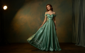 Old Hollywood Dresses: The Timeless Glamour Captivating 2025